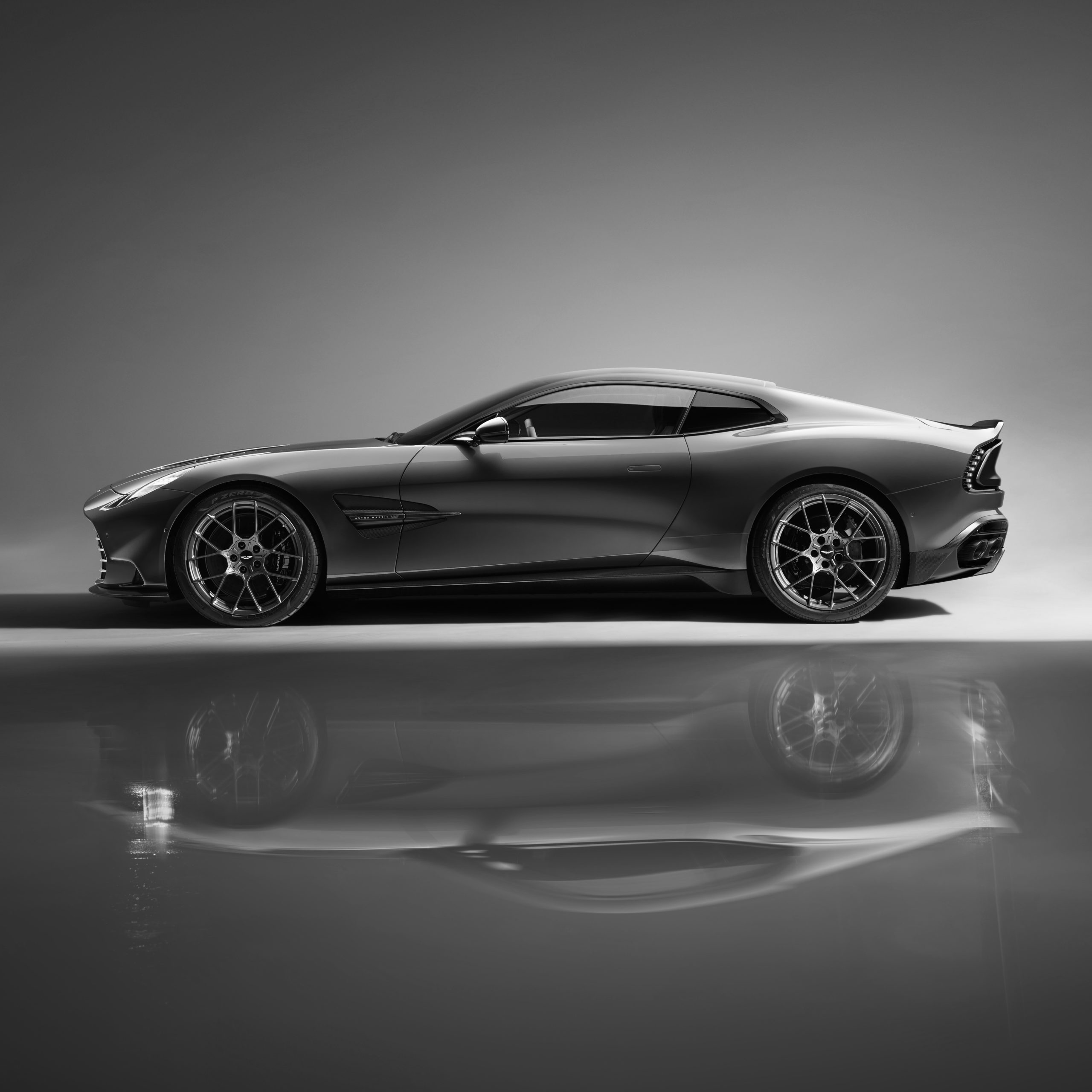 Aston Martin Vanquish 2024